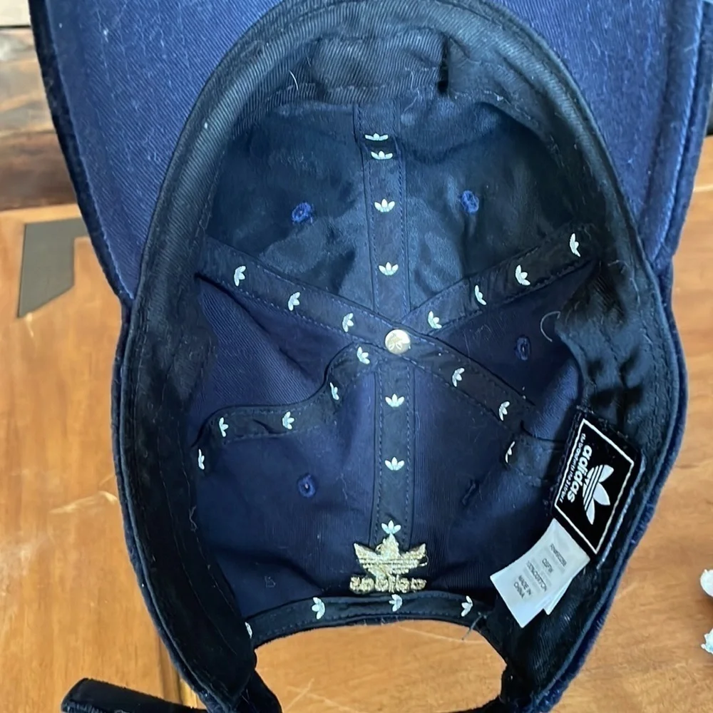 ADIDAS 6 Panel Velvet Feel Cap